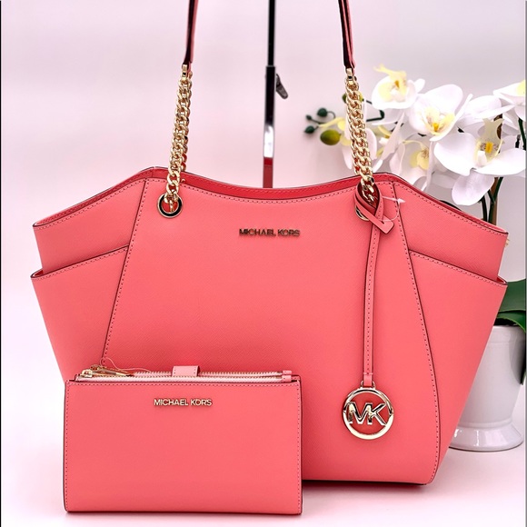 Michael Kors Handbags - Michael Kors Shoulder Chain Tote & Wallet Set